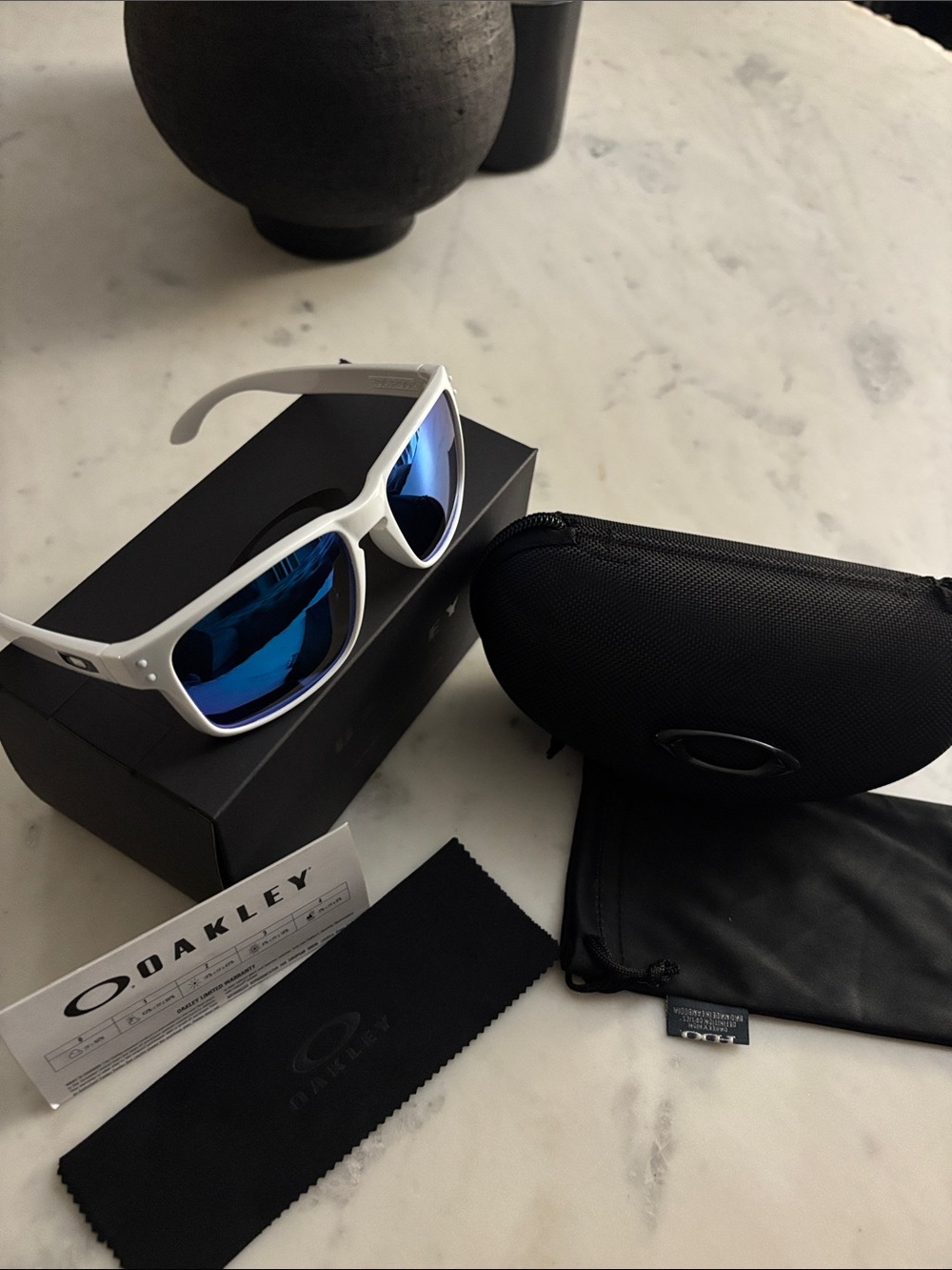 Oakley Hollbrook Sunglasses - Picture 3 of 6